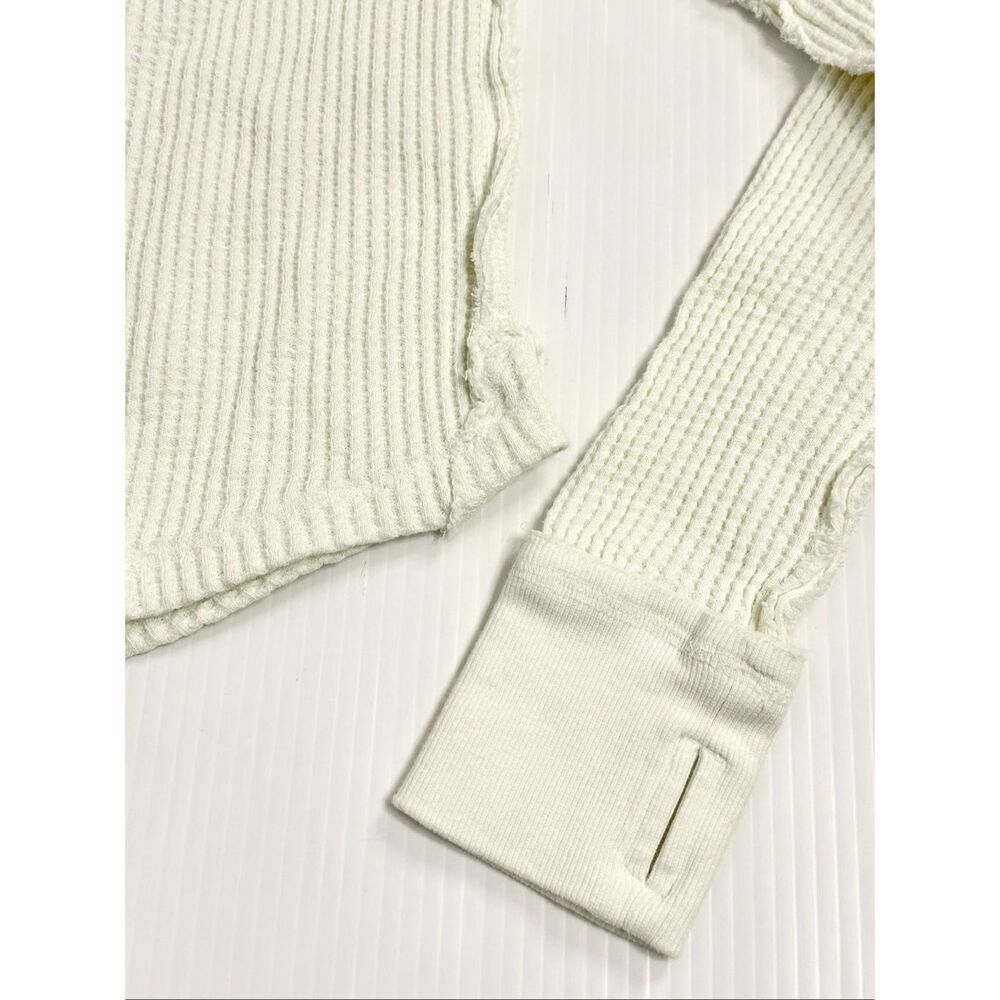 Free People Lucky Locket Thermal Tee Ivory Heart Graphic Thumbhole Small - Picture 13 of 16